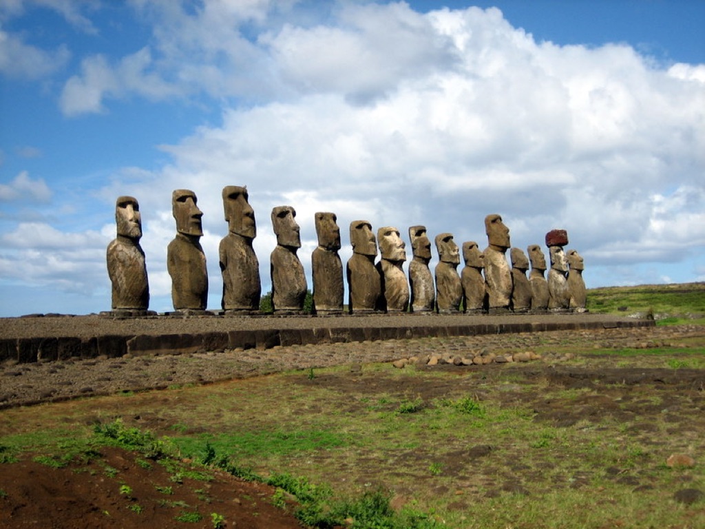 Pomniki Moai